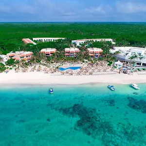 grand-oasis-tulum-akumal.allrivieramayahotels.com/